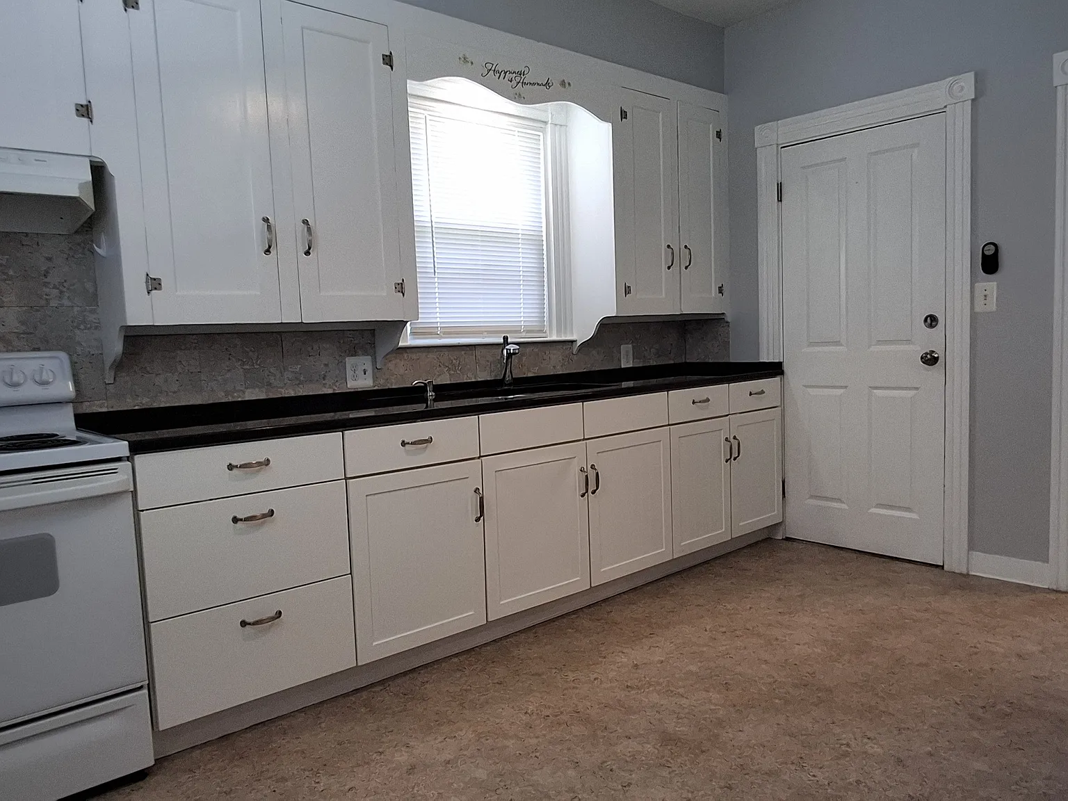 2 bed, 1038 sqft, $1,700 — Photo 2