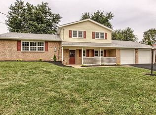 310 Woodlawn Ln, Carlisle, PA