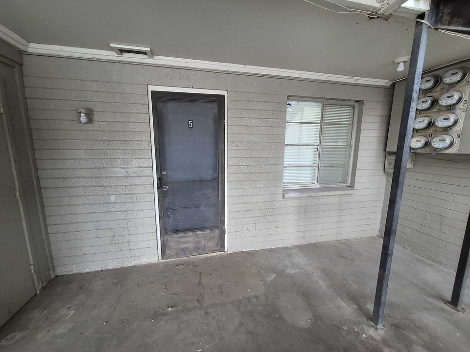 1st image of 222 E 30th St #5