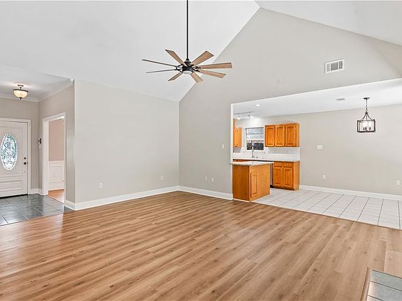 5th image of 431 Westwood Dr