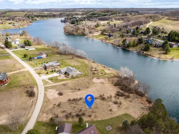 L430 Summit Point Drive #430, La Valle, WI 53941