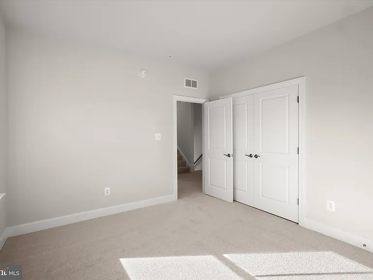 3823 Solidarity Cir — Photo 32