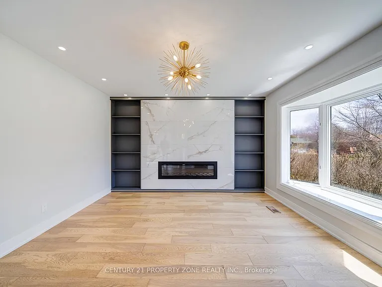 203 Toynbee Trl — Photo 11