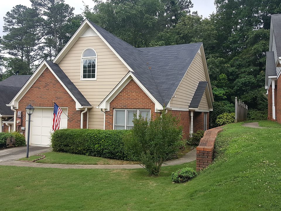 Front and Side Patio View