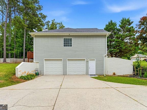3rd image of 4036 Saint George Walk SW