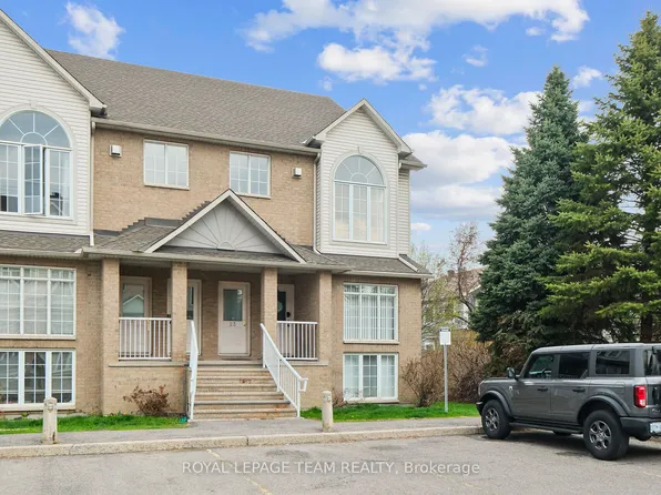 1701 Blohm Dr #23, Ottawa, ON K1G 6N6