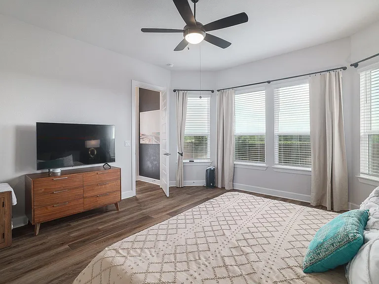 4906 Seadrift Dr — Photo 17