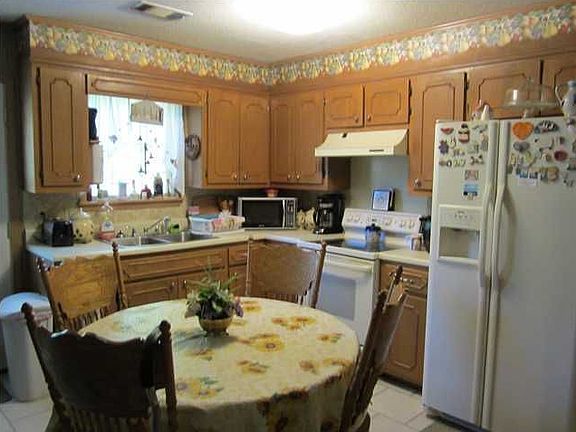 5th image of 2611 Deerfield Ln