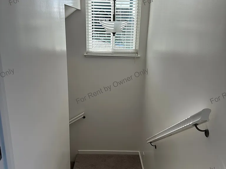 127 Getchell St — Photo 13