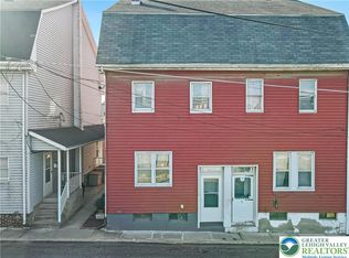 5 Evergreen St, Nazareth, PA 18064