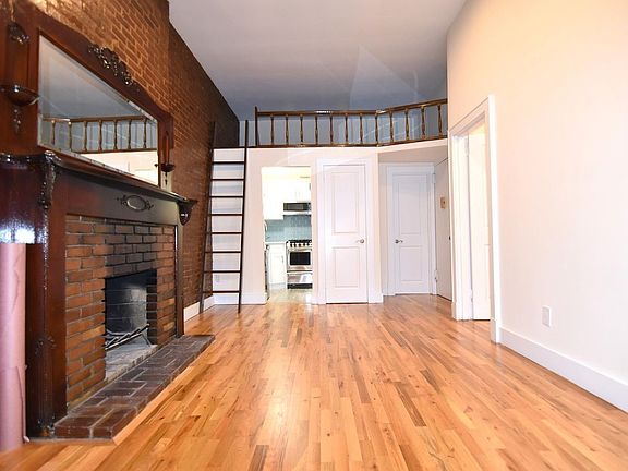 2nd image of 131 W 75th St APT 3A