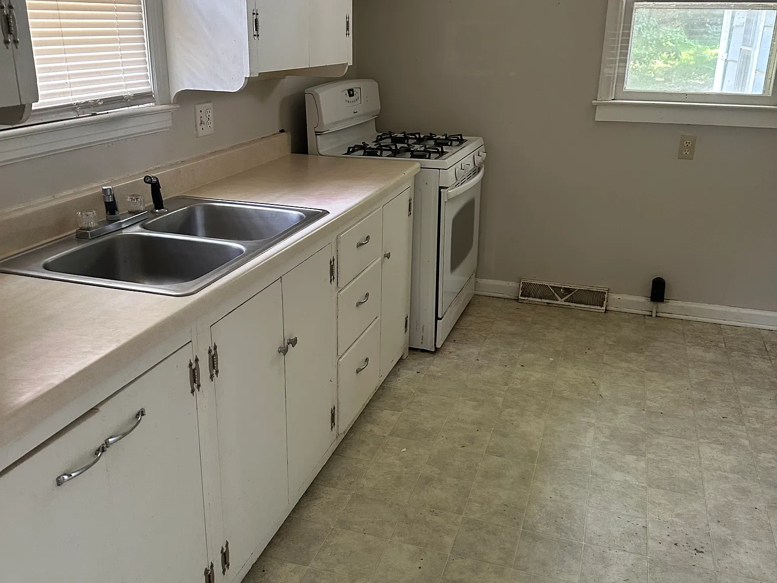 2 bed, $800 — Photo 3