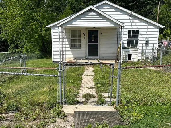 160 Mullens St, Coal City, WV 25823