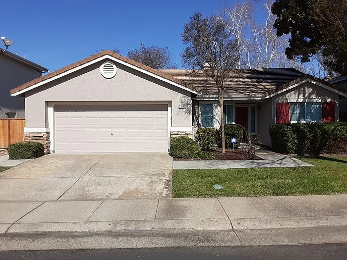 3917 Riviera Ln photo 1