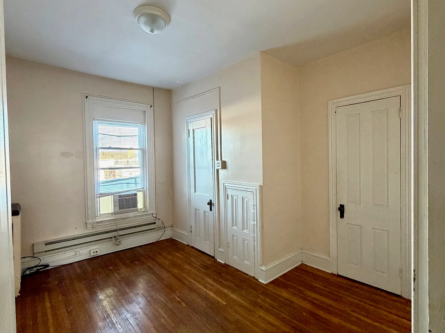 1 bed, 800 sqft, $1,050 — Photo 3