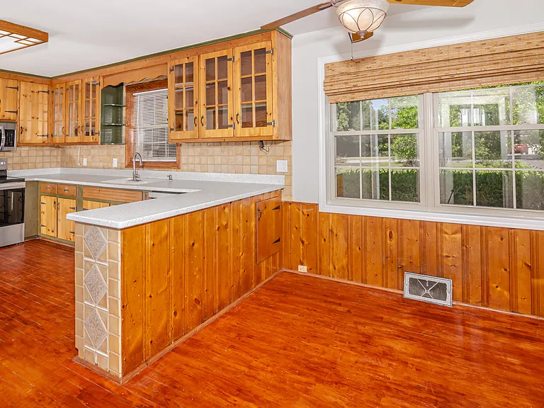 1416 Hilltop Dr — Photo 18