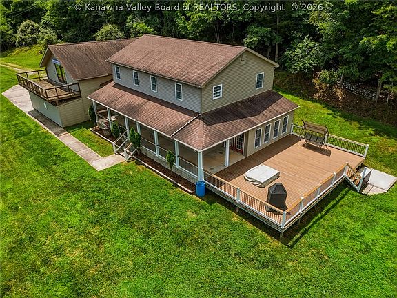 4th image of 826 Pine Dr