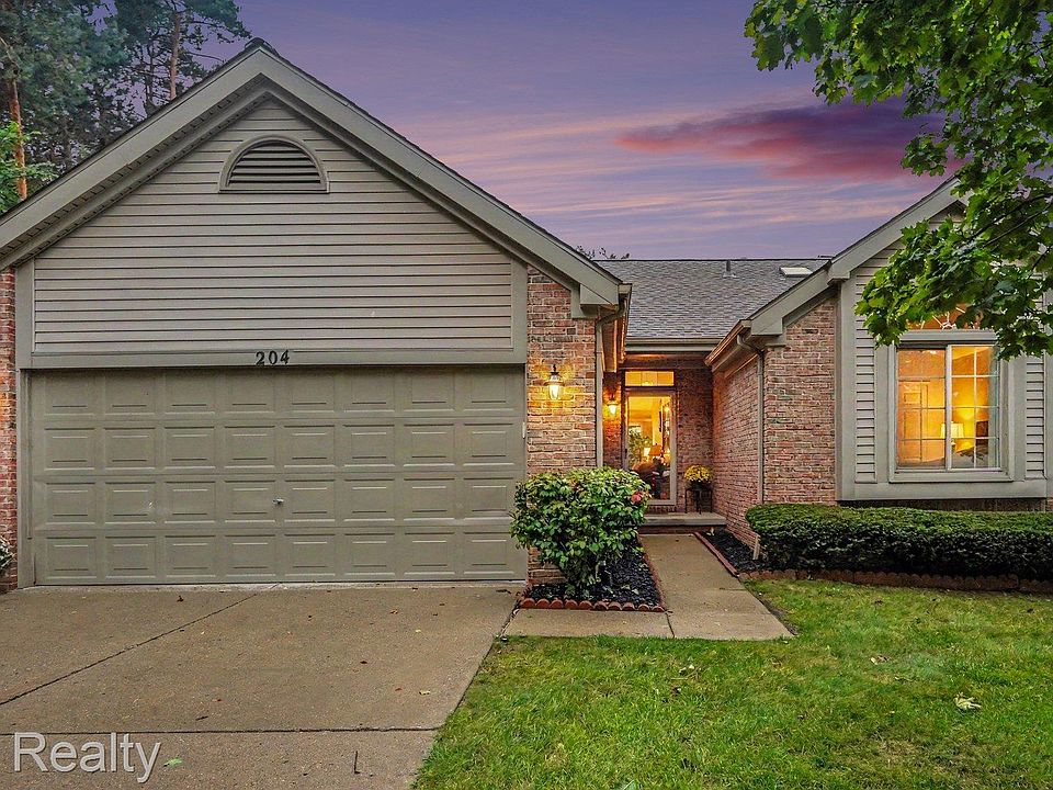 1st image of 204 Texknoll Ct