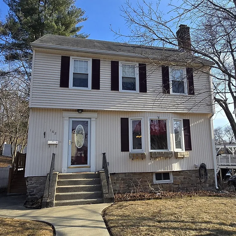 3 bed, 1.5 bath, 2518 sqft, $3,500 — Photo 1
