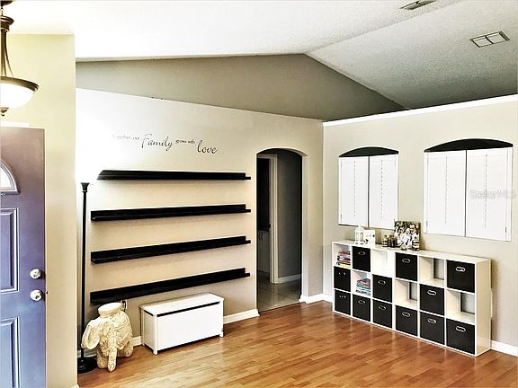 3rd image of 2552 Gramercy Dr
