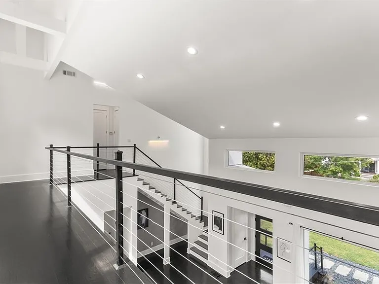 1756 N Akin Dr NE — Photo 30