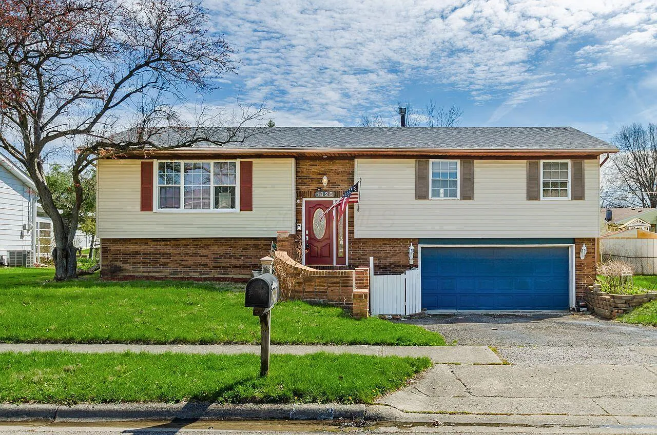 1328 Hilton Dr photo 1