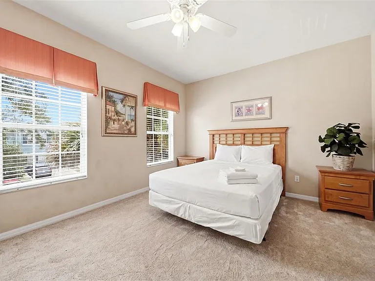 2402 Caravelle Cir — Photo 20