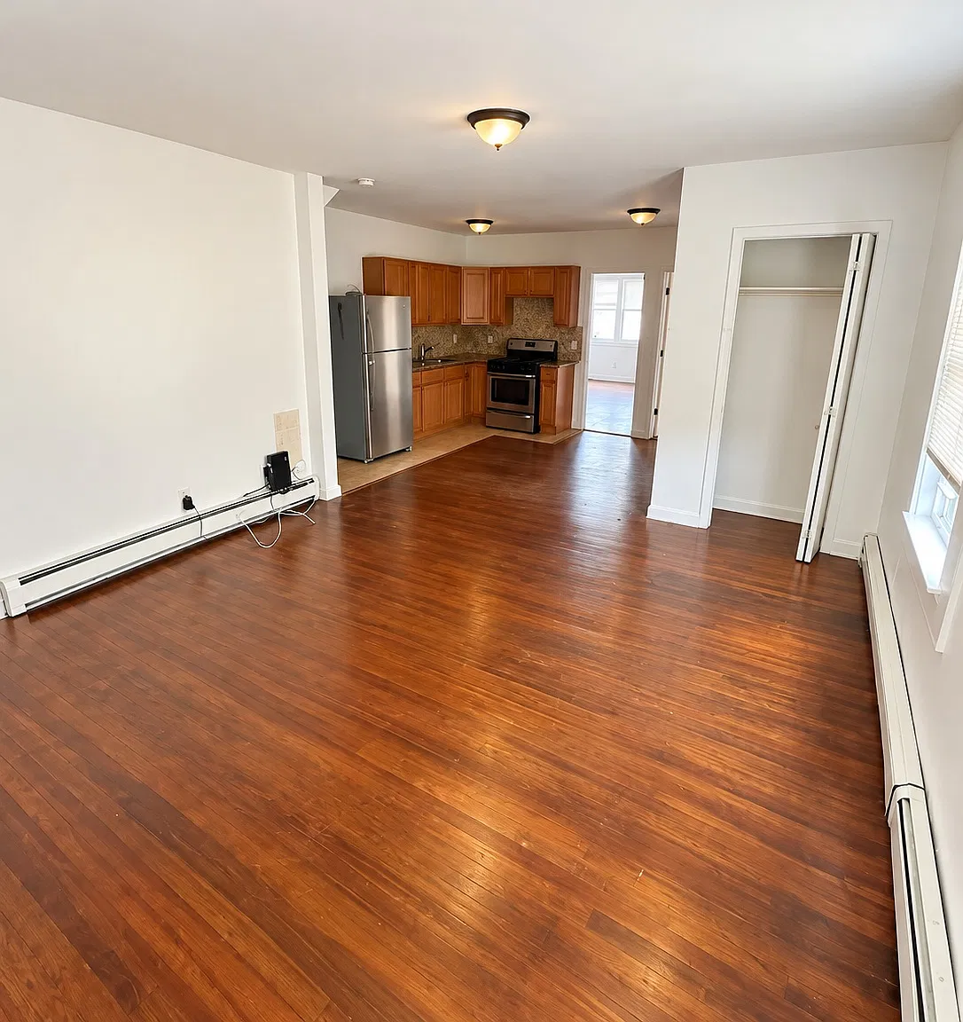 3 bed, $3,500 — Photo 2