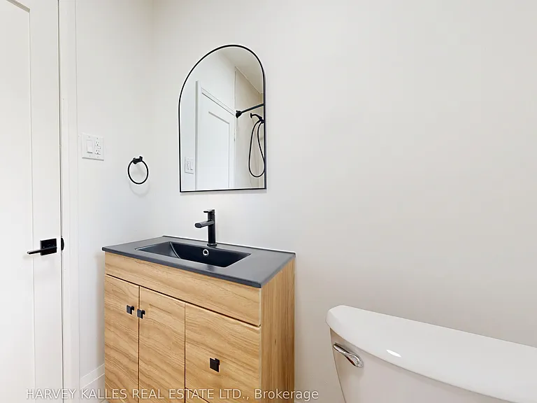 1216 Avenue Rd #2 — Photo 27