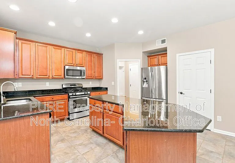 3007 Fallondale Rd — Photo 7