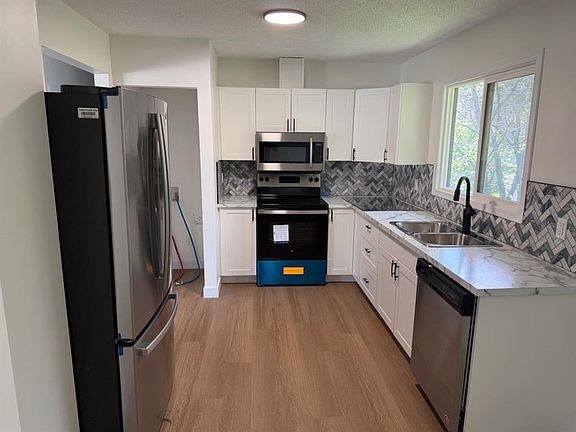 3rd image of 8026 E Patterson Dr
