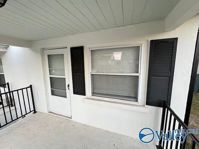 1410 Wells Ave SE — Photo 4