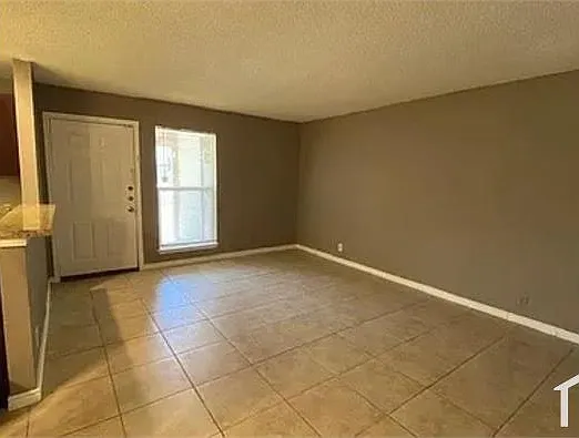 2 bed, 890 sqft, $1,100 — Photo 4