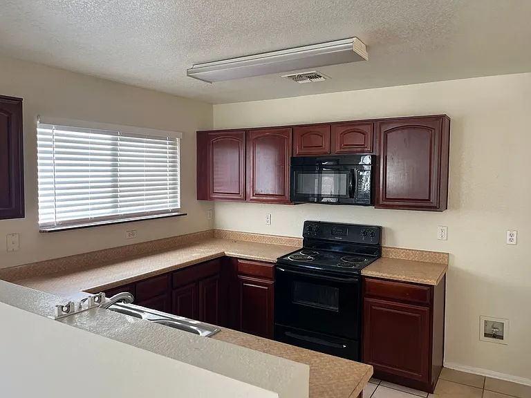 9441 W Jamestown Rd — Photo 4
