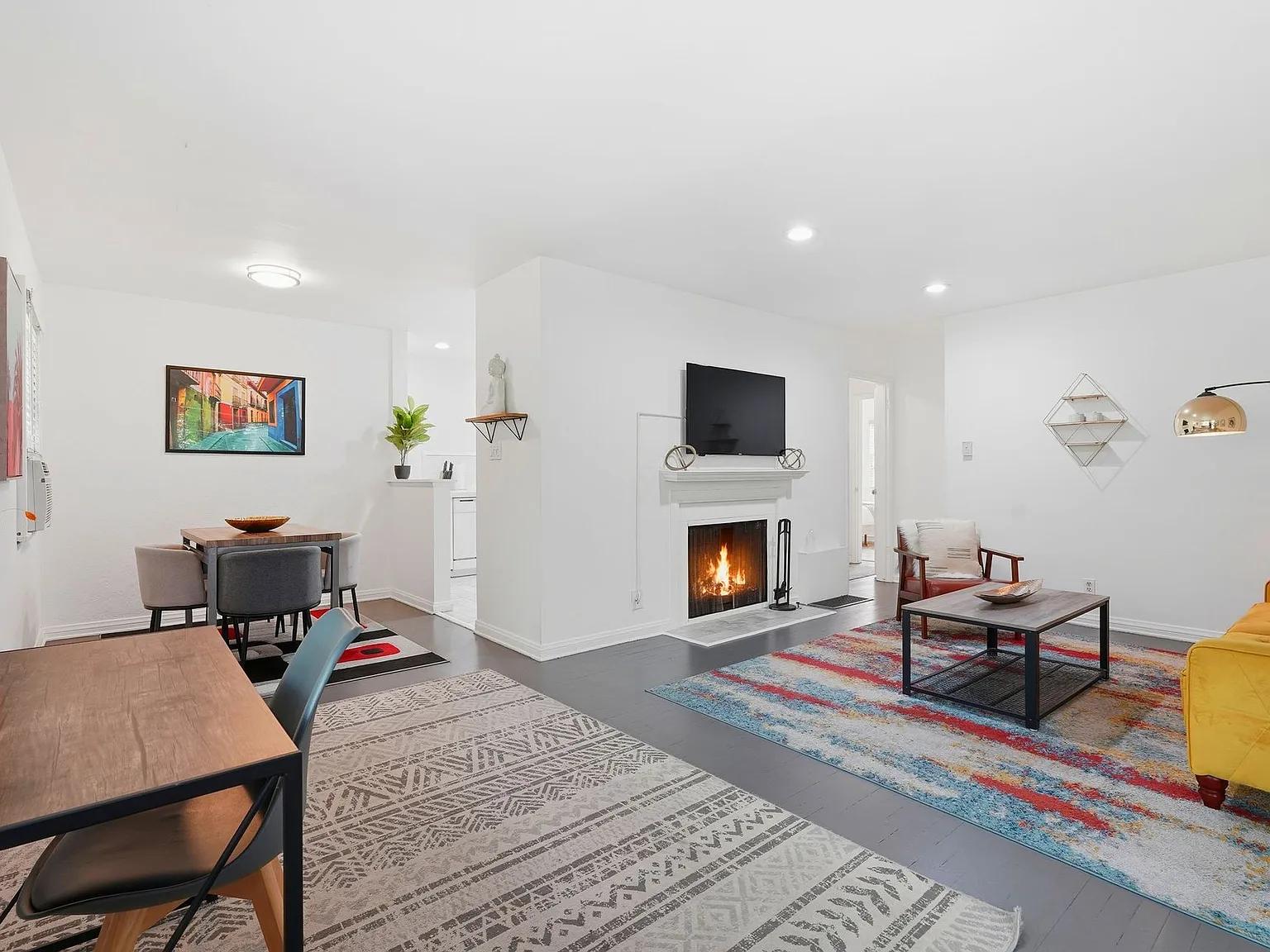 525 Venice Way — Photo 2