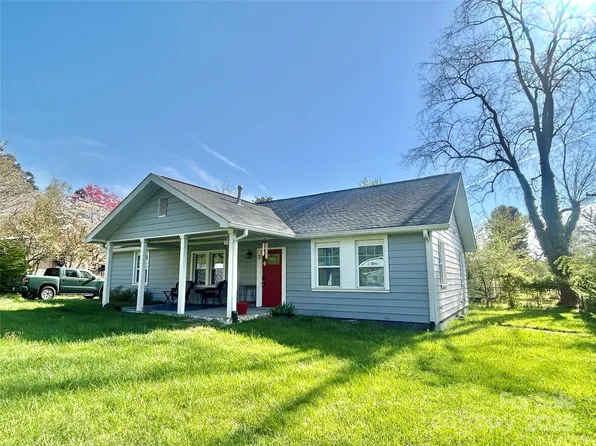 3 Moody Ave, Candler, NC 28715
