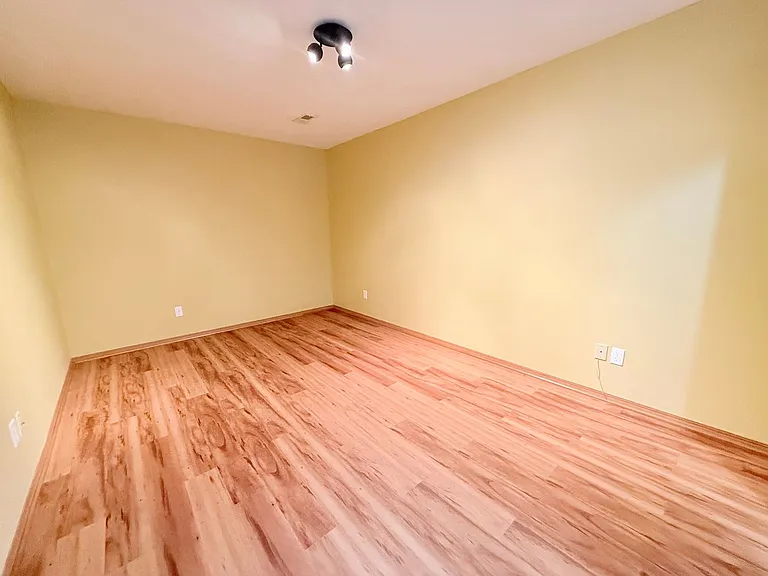 62 Vermont Ave — Photo 14