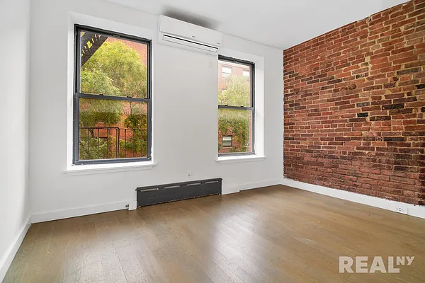 Rented by REAL New York | media 2