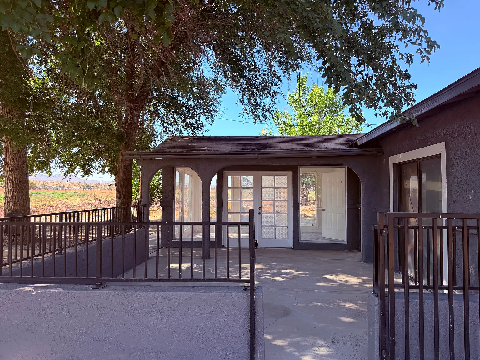 3 bed, 1024 sqft, $2,000 — Photo 4