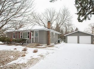 2135 Garnet Dr, Eagan, MN 55122