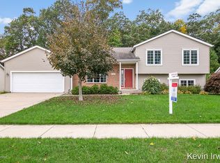 1299 Millwood Dr NE, Belmont, MI 49306