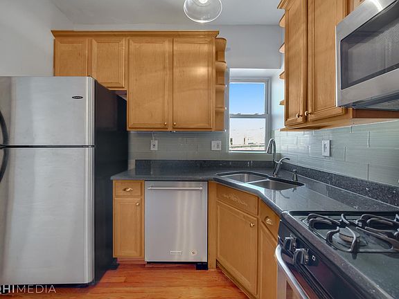 4th image of 4940 S Saint Lawrence Ave #3
