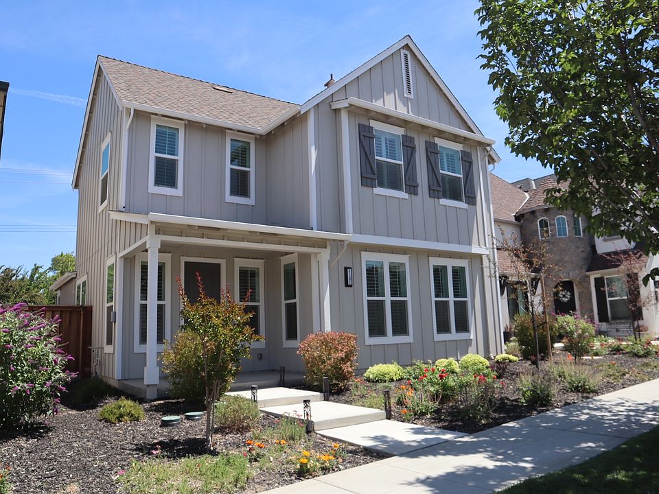 1st image of 3281 Crocker Dr