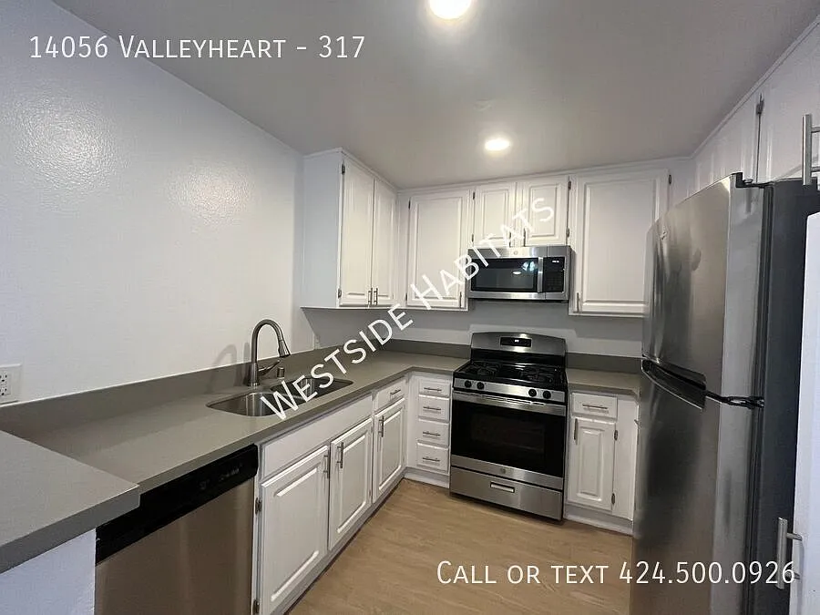 14056 Valleyheart - Gorgeous, fully renovated building located in Sherman Oaks — Photo 4
