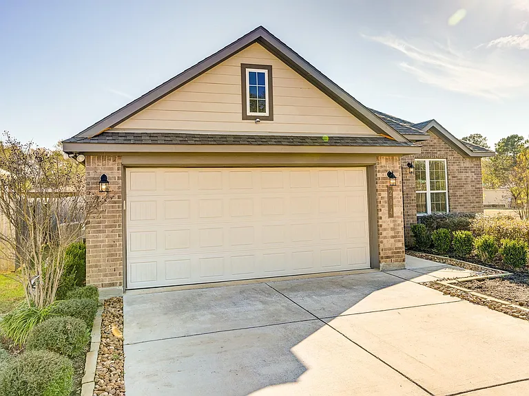 204 Shoreview Dr — Photo 2