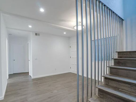 5th image of 16 Reef St