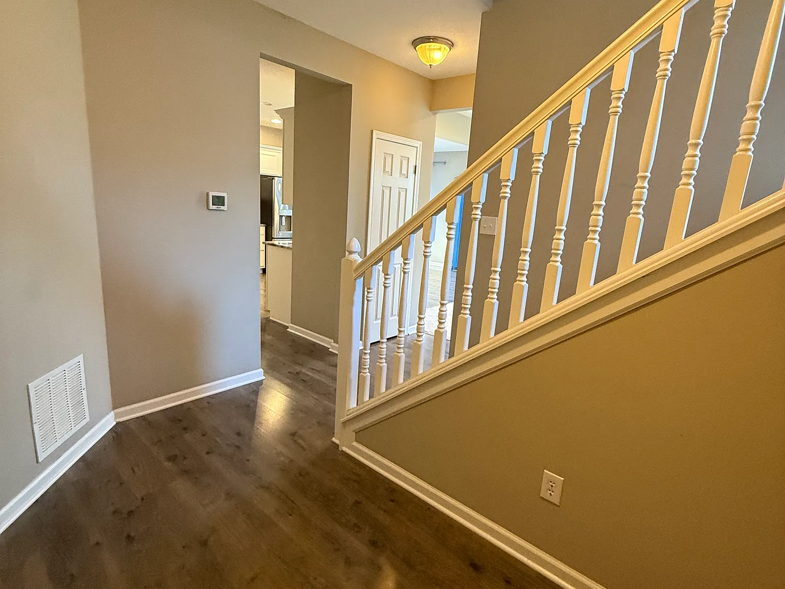 3 bed, 2.5 bath, 2130 sqft, $2,049 — Photo 3