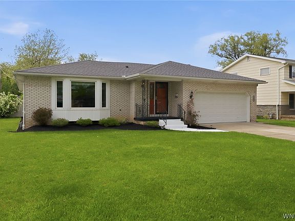 3rd image of 246 Willow Green Dr