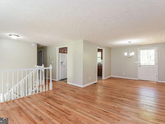 5th image of 3085 Flowers Dr