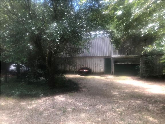 2nd image of 76215 Louis Quave Rd